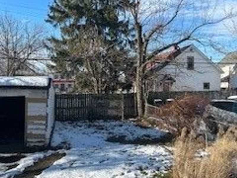 4106 E 142 Street, Cleveland, OH 44128 Photo 2