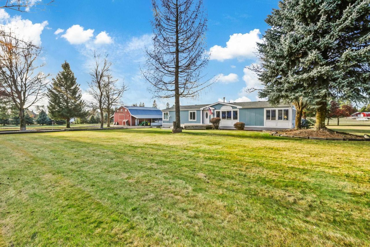 21905 N Chronicle Ln, Chattaroy, WA 99003 Main Photo