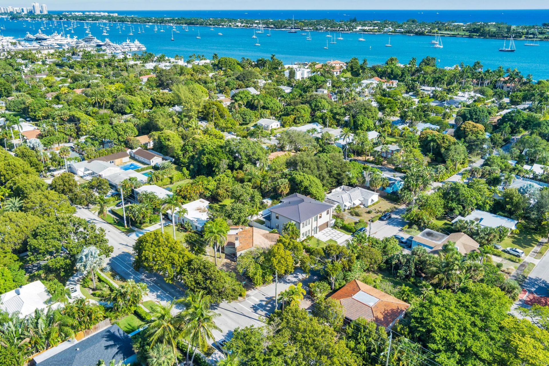 383 31st Court, West Palm Beach, FL 33407 Photo