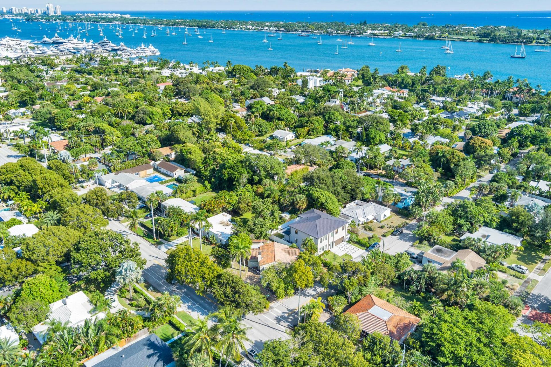 383 31st Court, West Palm Beach, FL 33407 Photo