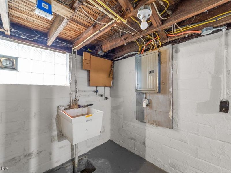 12712 Lenacrave Avenue, Cleveland, OH 44105 Photo 17