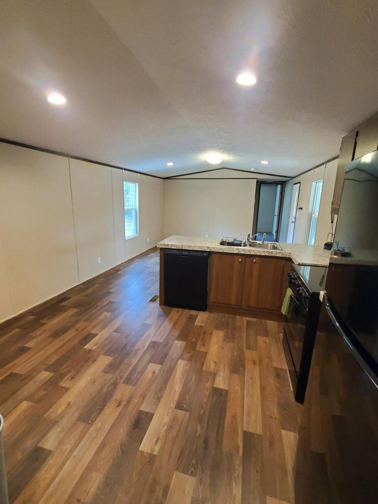 3109 Wire Road Photo 7