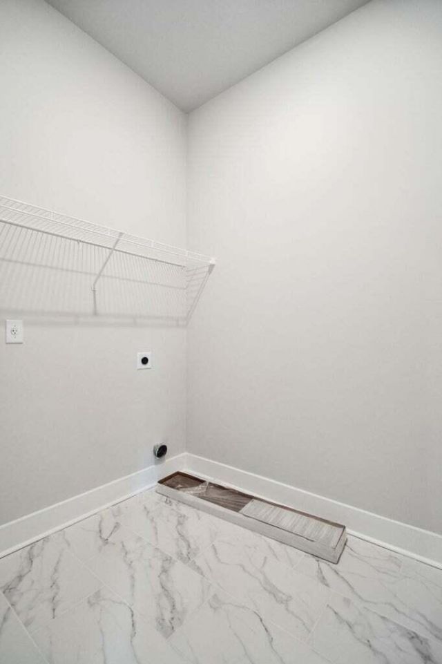 283 Denham Street Photo 17