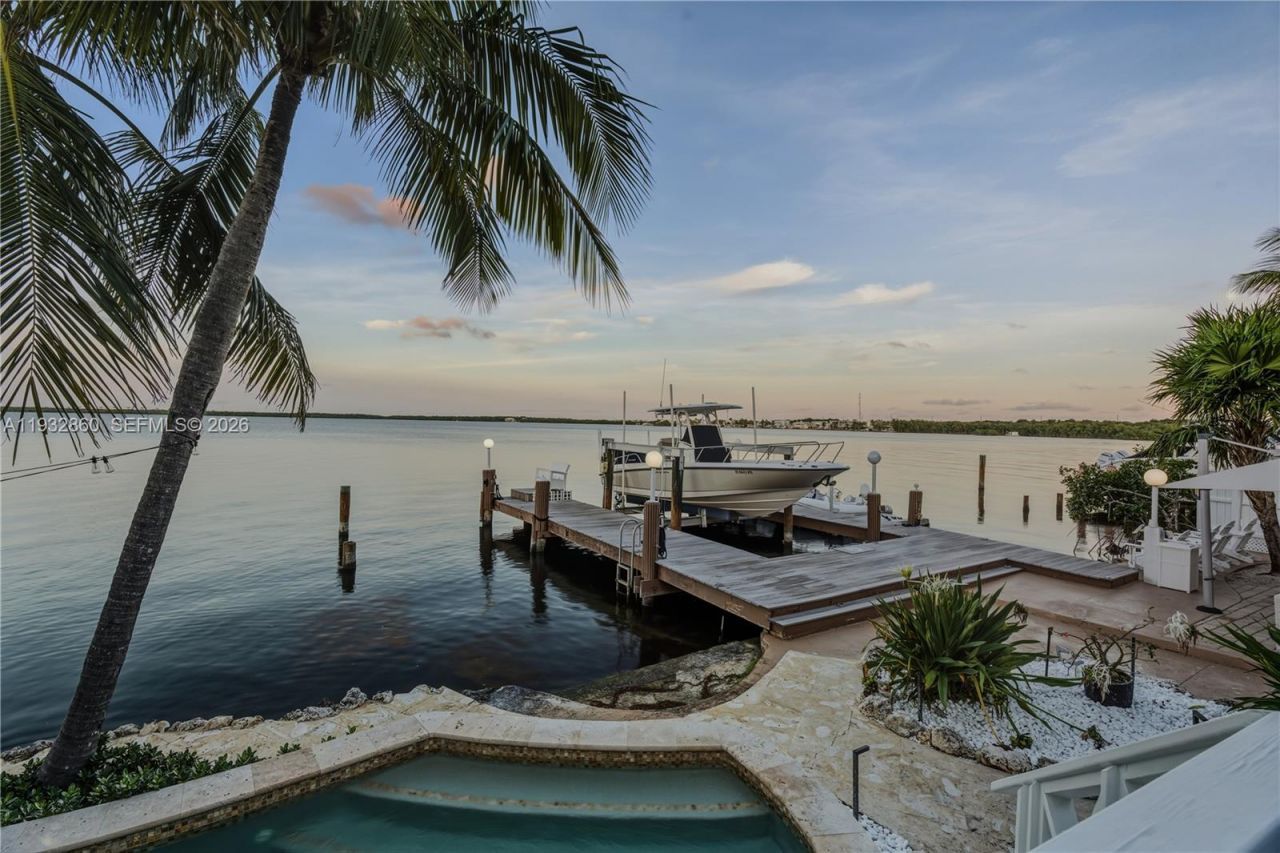 16 North Dr, Key Largo, FL 33037 Photo