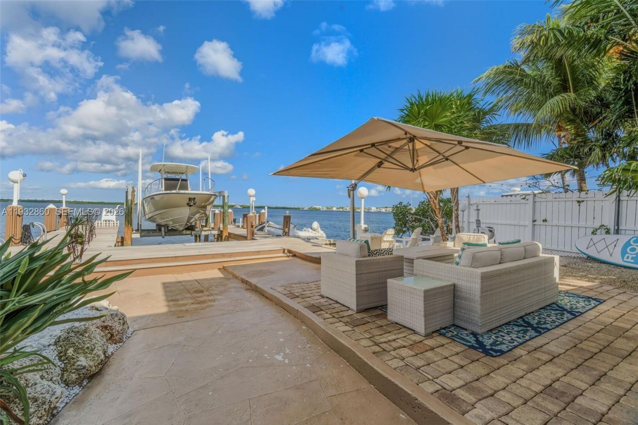 16 North Dr, Key Largo, FL 33037 Photo