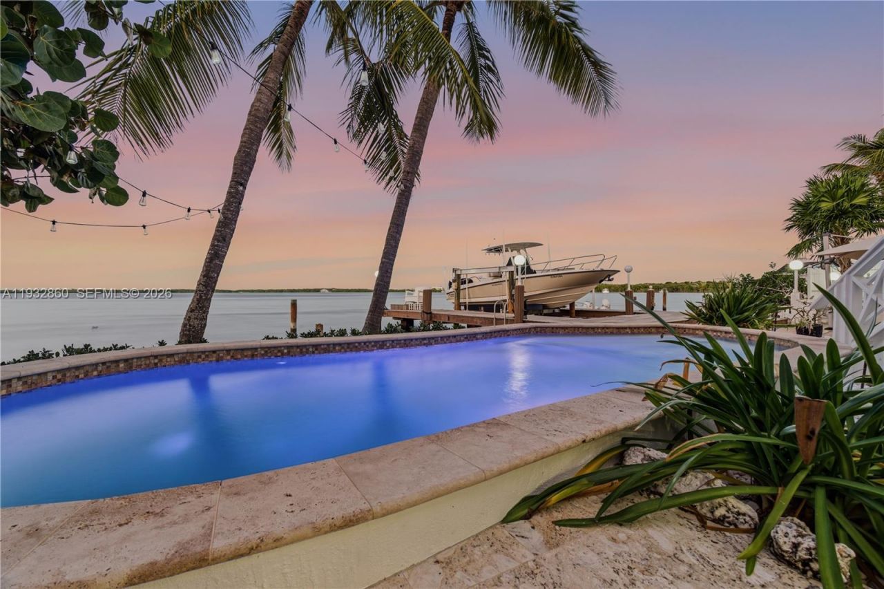 16 North Dr, Key Largo, FL 33037 Photo