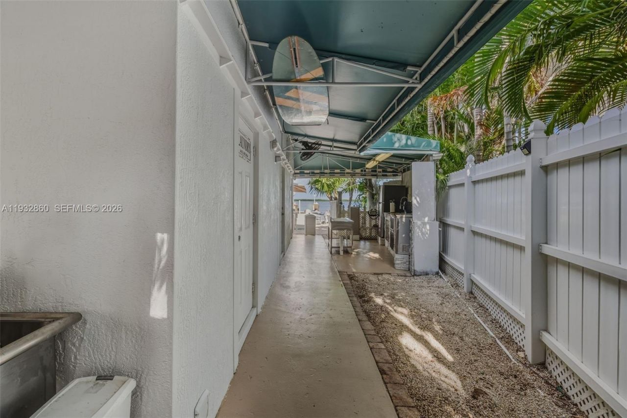 16 North Dr, Key Largo, FL 33037 Photo