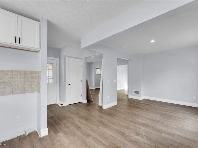 337 Lucas Street, Barberton, OH 44203 Photo 12