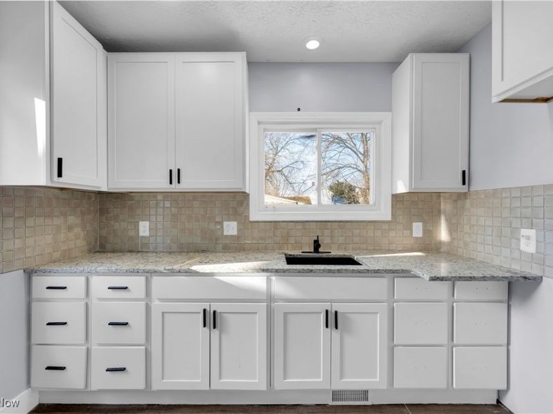 337 Lucas Street, Barberton, OH 44203 Photo 14