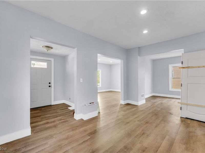 337 Lucas Street, Barberton, OH 44203 Photo 5