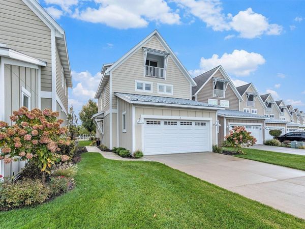 920 W Savidge Street, Unit 2, Spring Lake, MI 49456