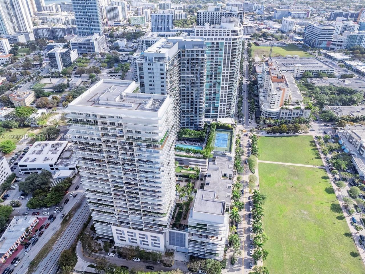 3470 E Coast Ave, Unit H1605, Miami, FL 33137 Photo