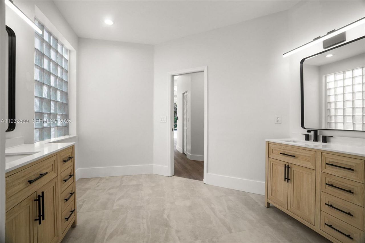 2611 Oakbrook Ln, Unit 2611, Weston, FL 33332 Photo