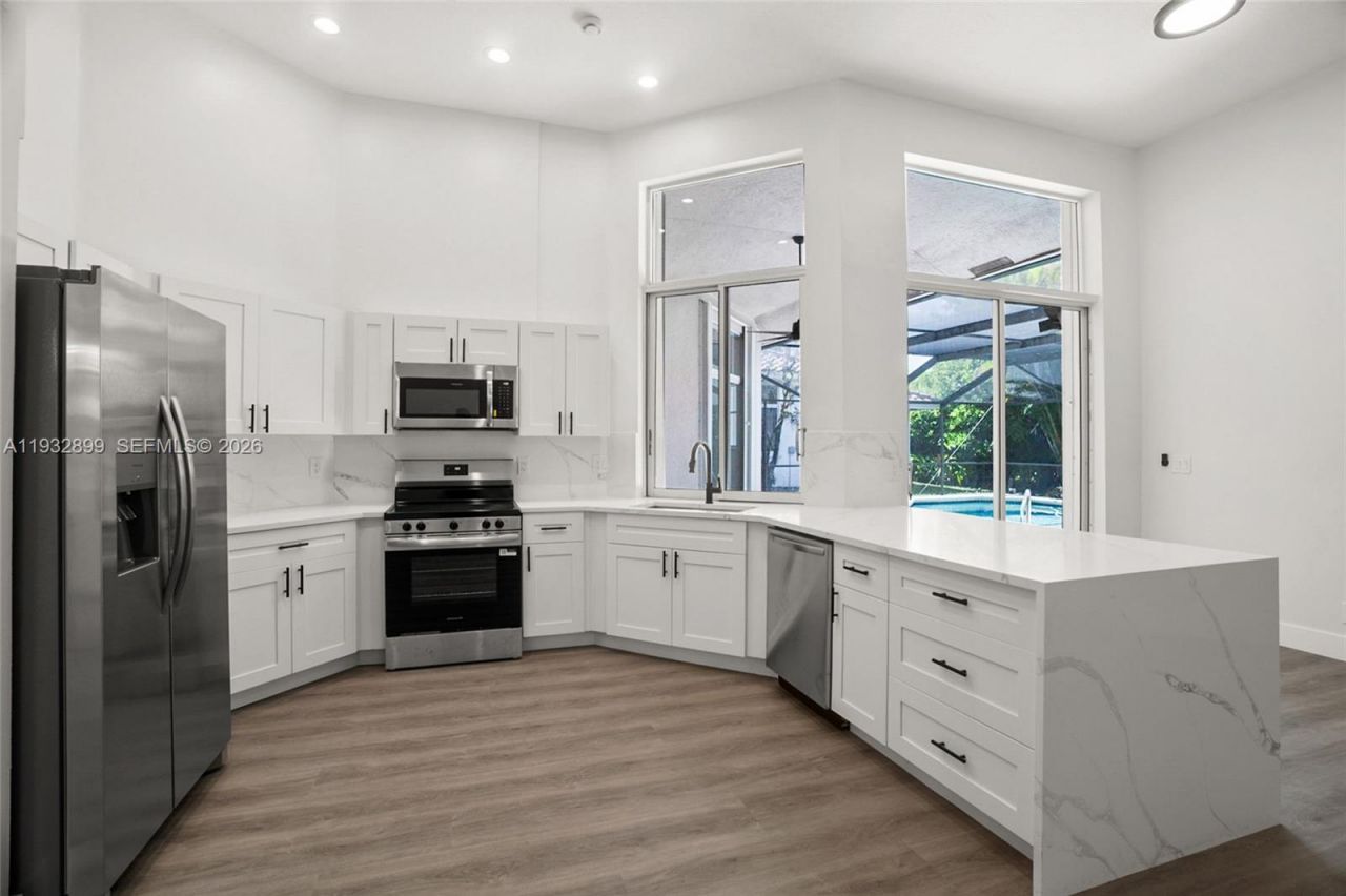 2611 Oakbrook Ln, Unit 2611, Weston, FL 33332 Photo