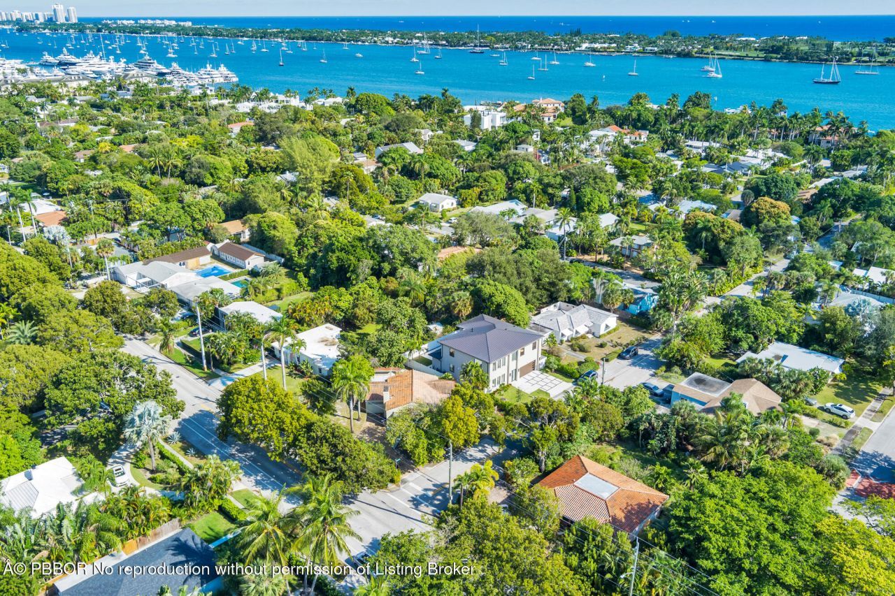 383 31st Court, West Palm Beach, FL 33407 Photo