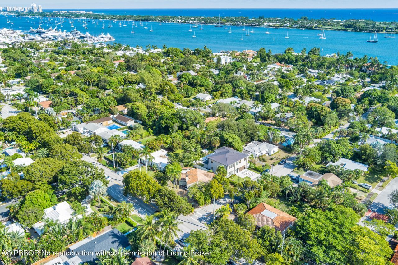 383 31st Court, West Palm Beach, FL 33407 Photo