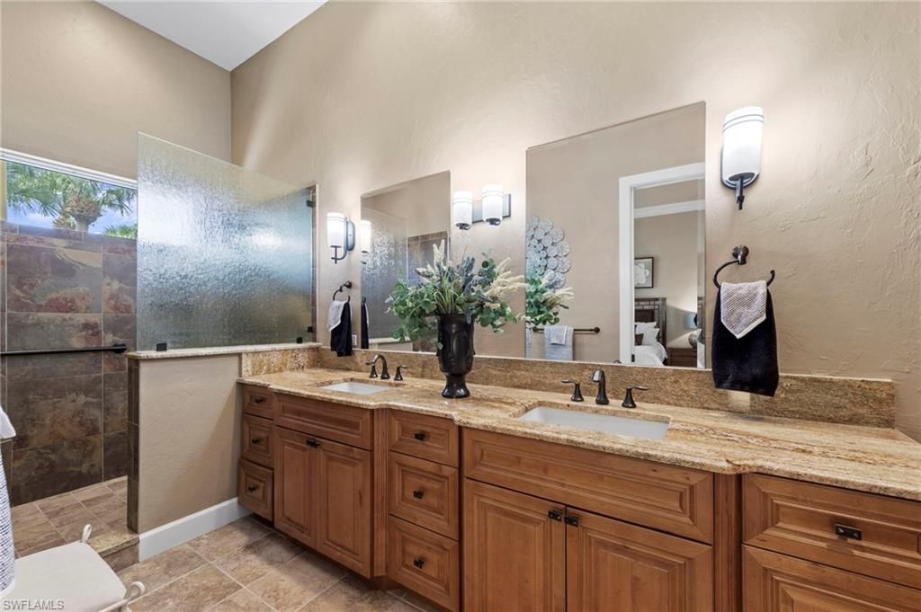 27567 Riverbank Dr, Bonita Springs, FL 34134 Photo