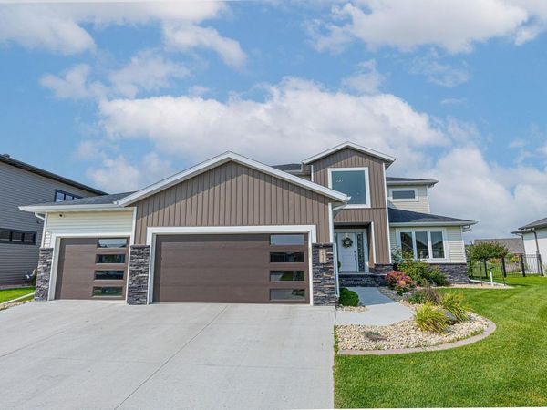 2432 Mcleod Drive E, West Fargo, ND 58078