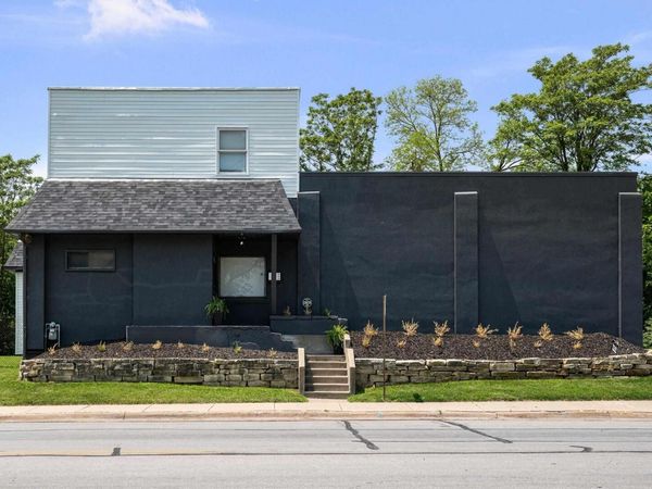 2400 24TH Street, Rock Island, IL 61201