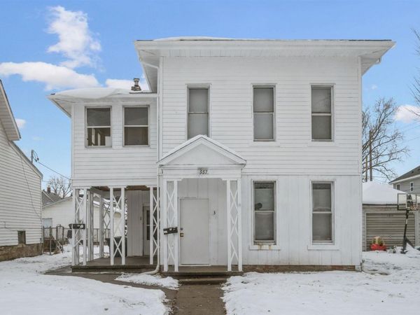 557 6TH Avenue S, Clinton, IA 52732