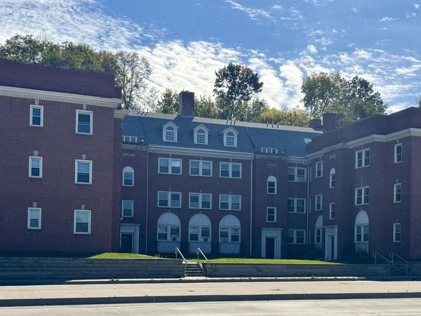 2028 7TH Avenue, Unit B2, Moline, IL 61265