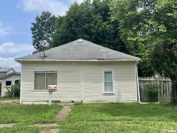 1005 E ELM Street, West Frankfort, IL 62896