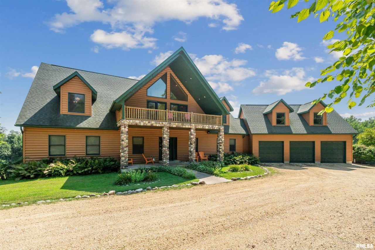 1596 230th Street, Calamus, IA 52729 Main Photo