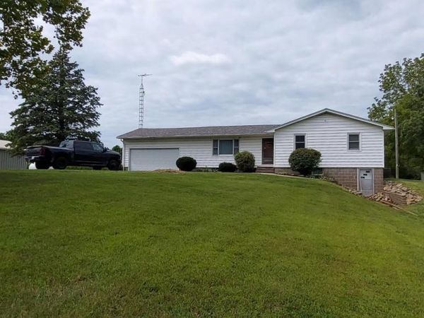 2390 US Hwy 150 N, Rio, IL 61472