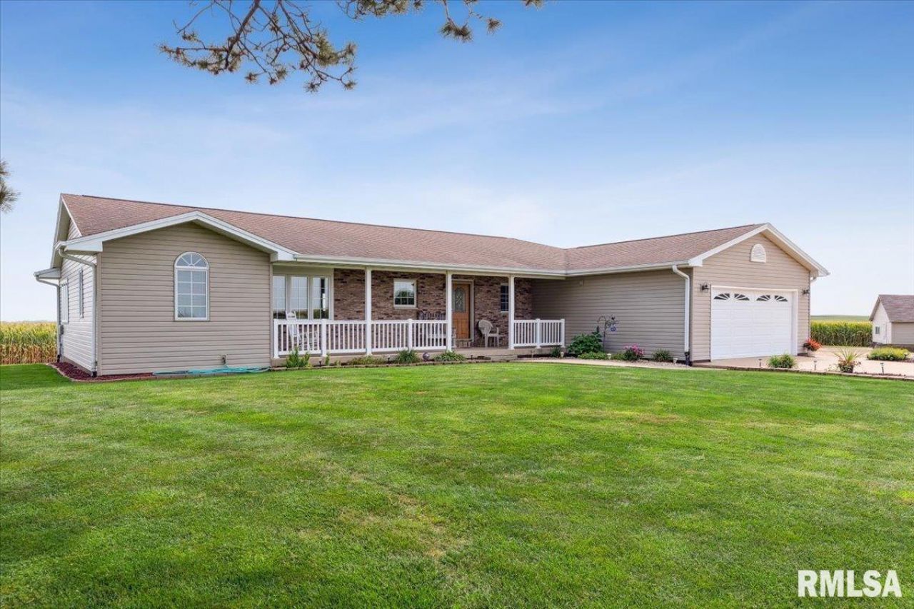 3983 120th Street, Bryant, IA 52727 Main Photo