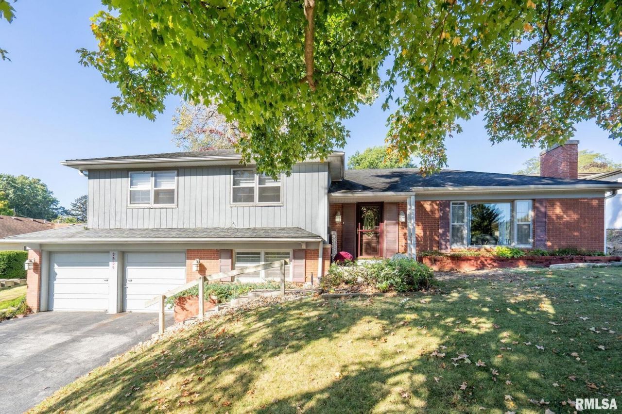 2552 37th Avenue, Rock Island, IL 61201 Main Photo