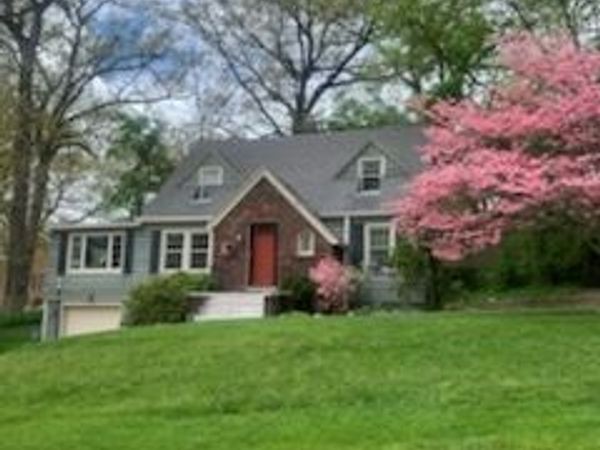 2019 11TH Street Place, East Moline, IL 61244