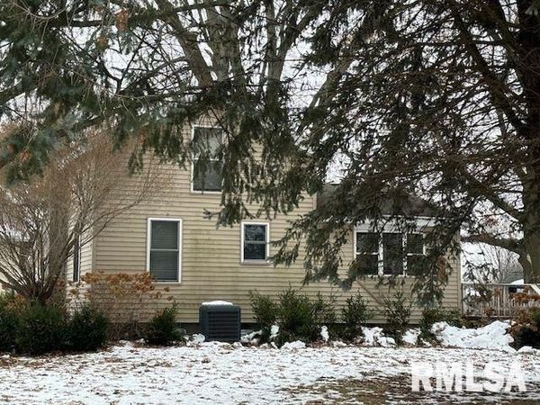 417 NE 2ND Street, Galva, IL 61434