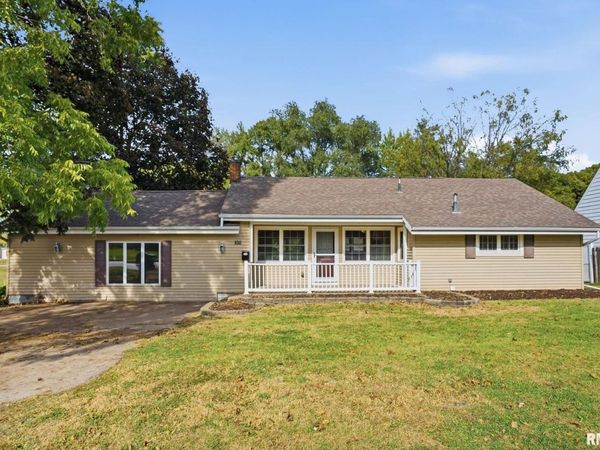 1011 36TH Avenue, East Moline, IL 61244