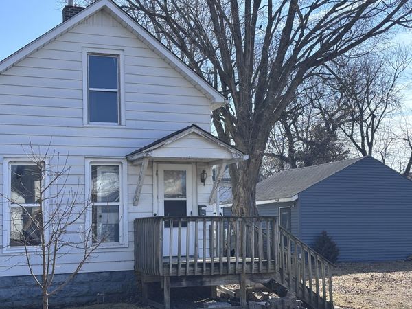 2231 Pershing Blvd Boulevard, Clinton, IA 52732