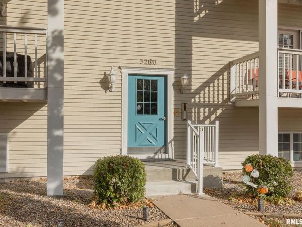 3260 PARKWILD Drive, Unit 3D, Bettendorf, IA 52722