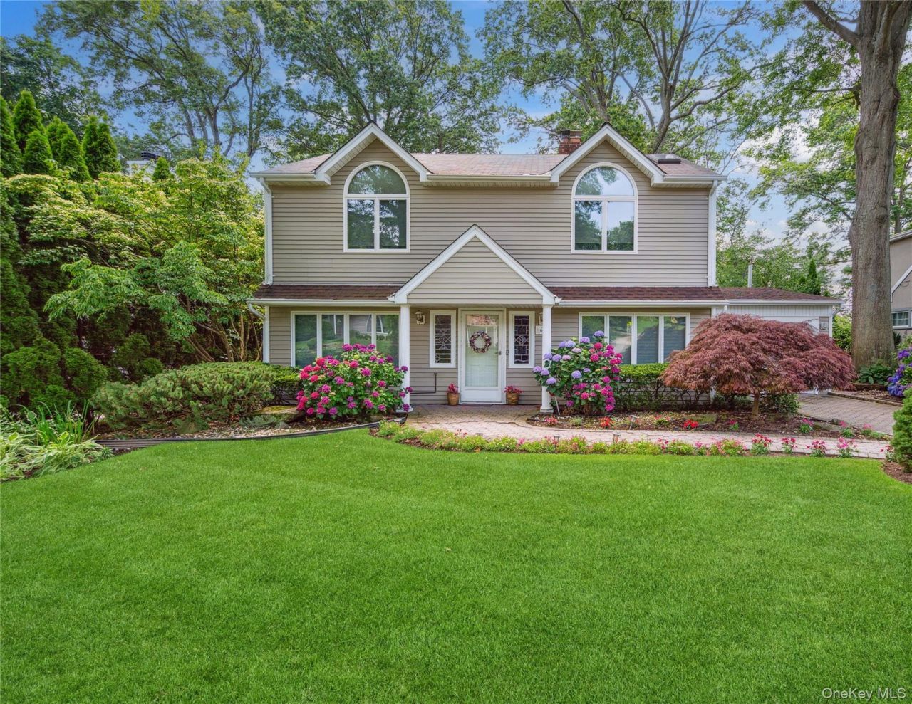 60 Wakefield Avenue, Port Washington, NY 11050 Main Photo