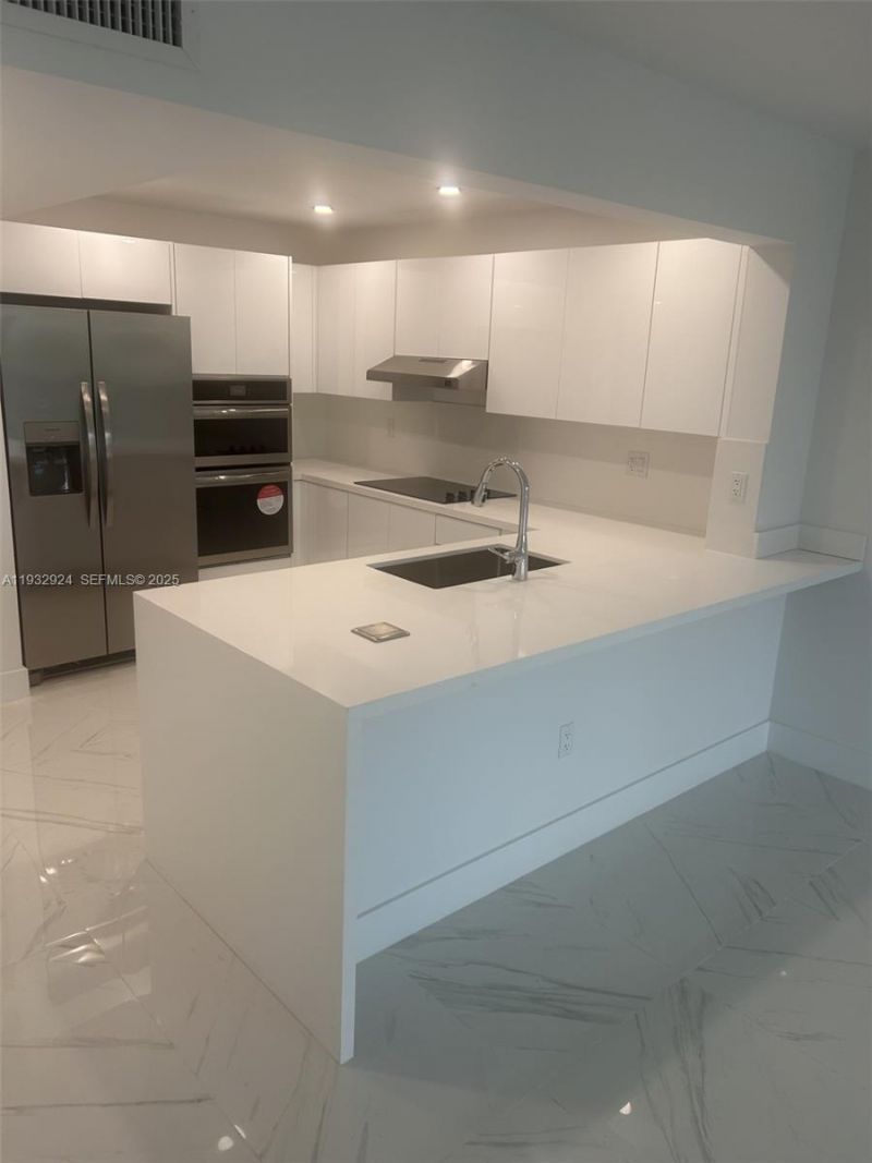 55 Ocean Lane Dr , Unit 3034, Key Biscayne, FL 33149 Photo