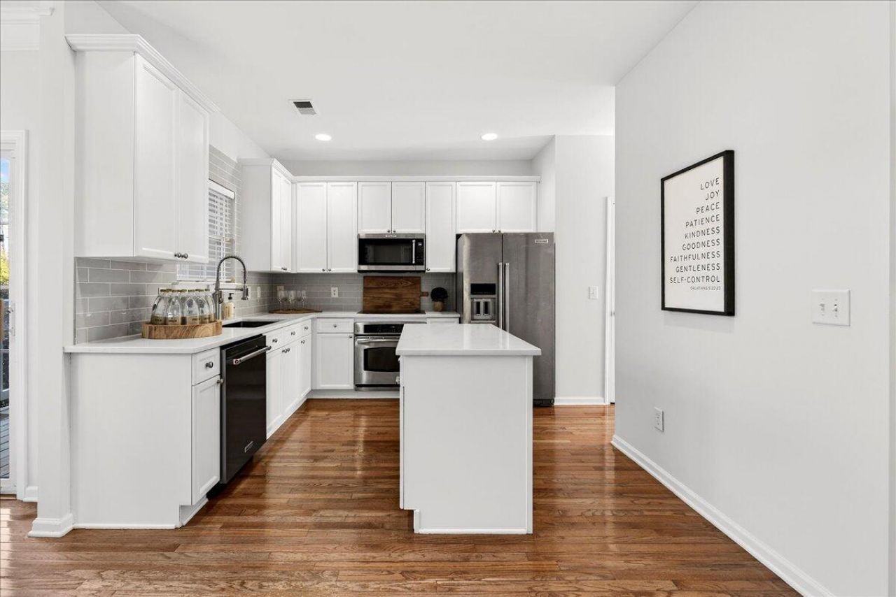 3456 Claremont Street Photo 15