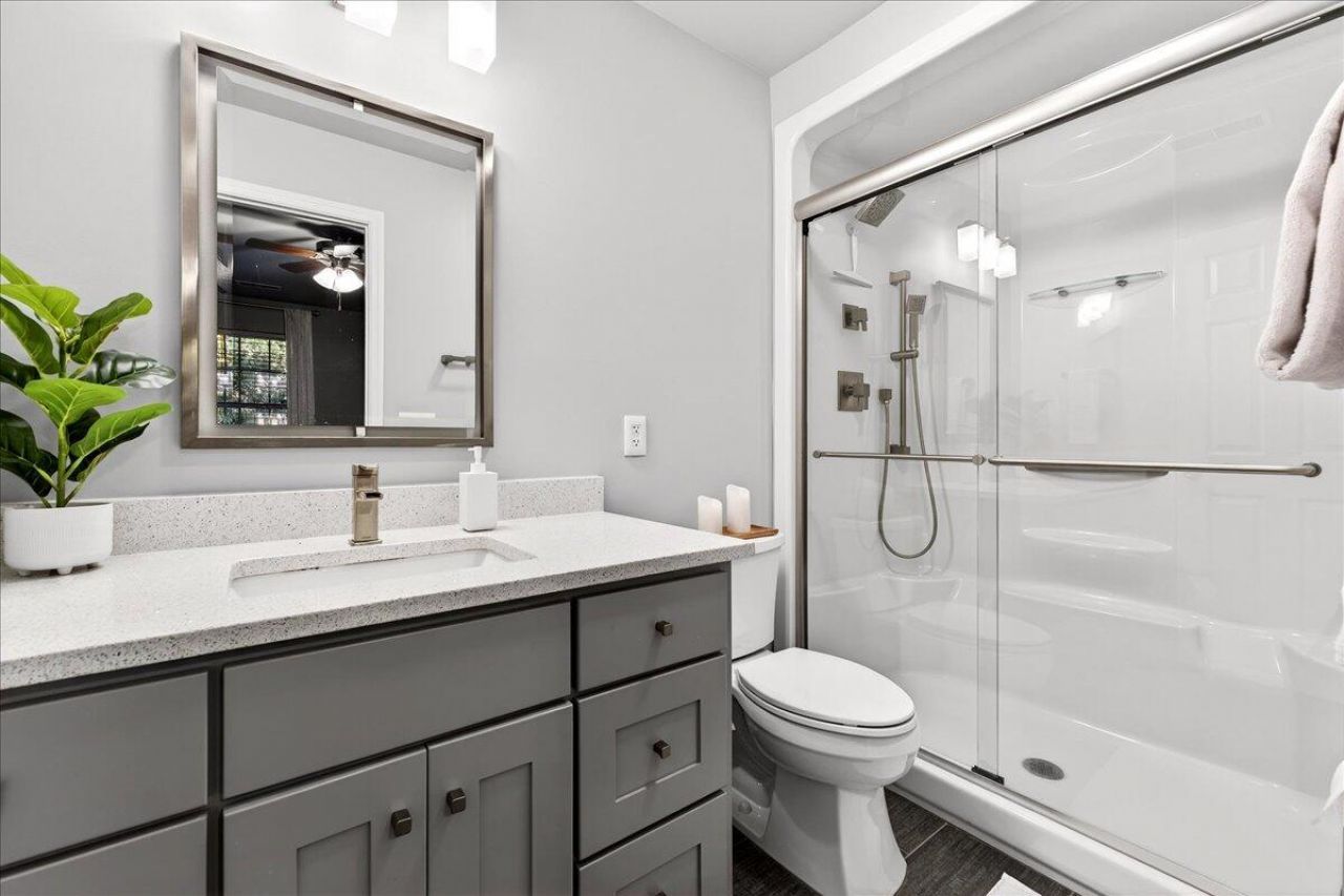 3456 Claremont Street Photo 40