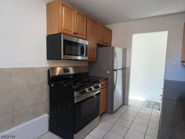 10 Hilliard Ave, Unit 4, Edgewater, NJ 07020