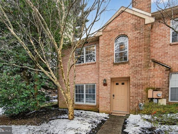 46 RAMPART DRIVE, CHESTERBROOK, PA 19087