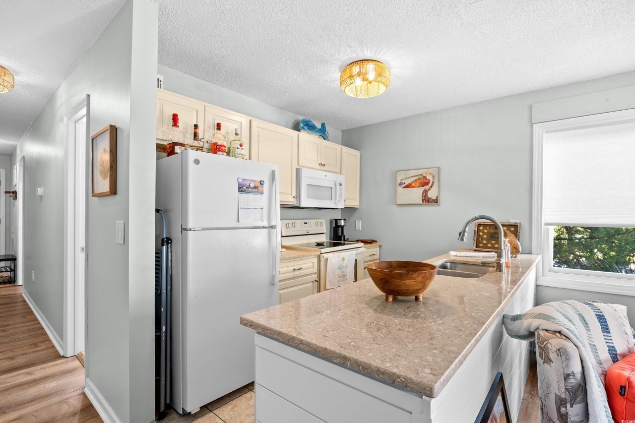 1425 N Waccamaw Dr. Photo 11