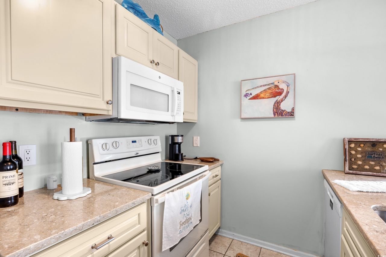 1425 N Waccamaw Dr. Photo 14