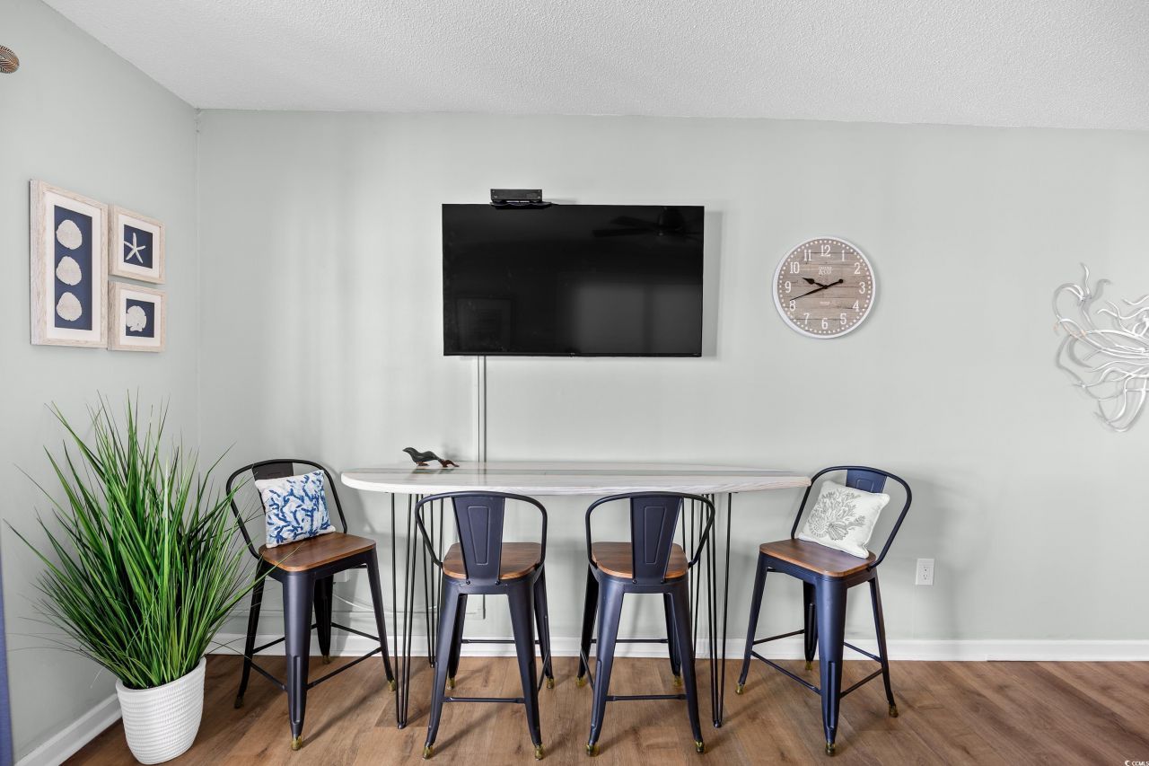 1425 N Waccamaw Dr. Photo 5