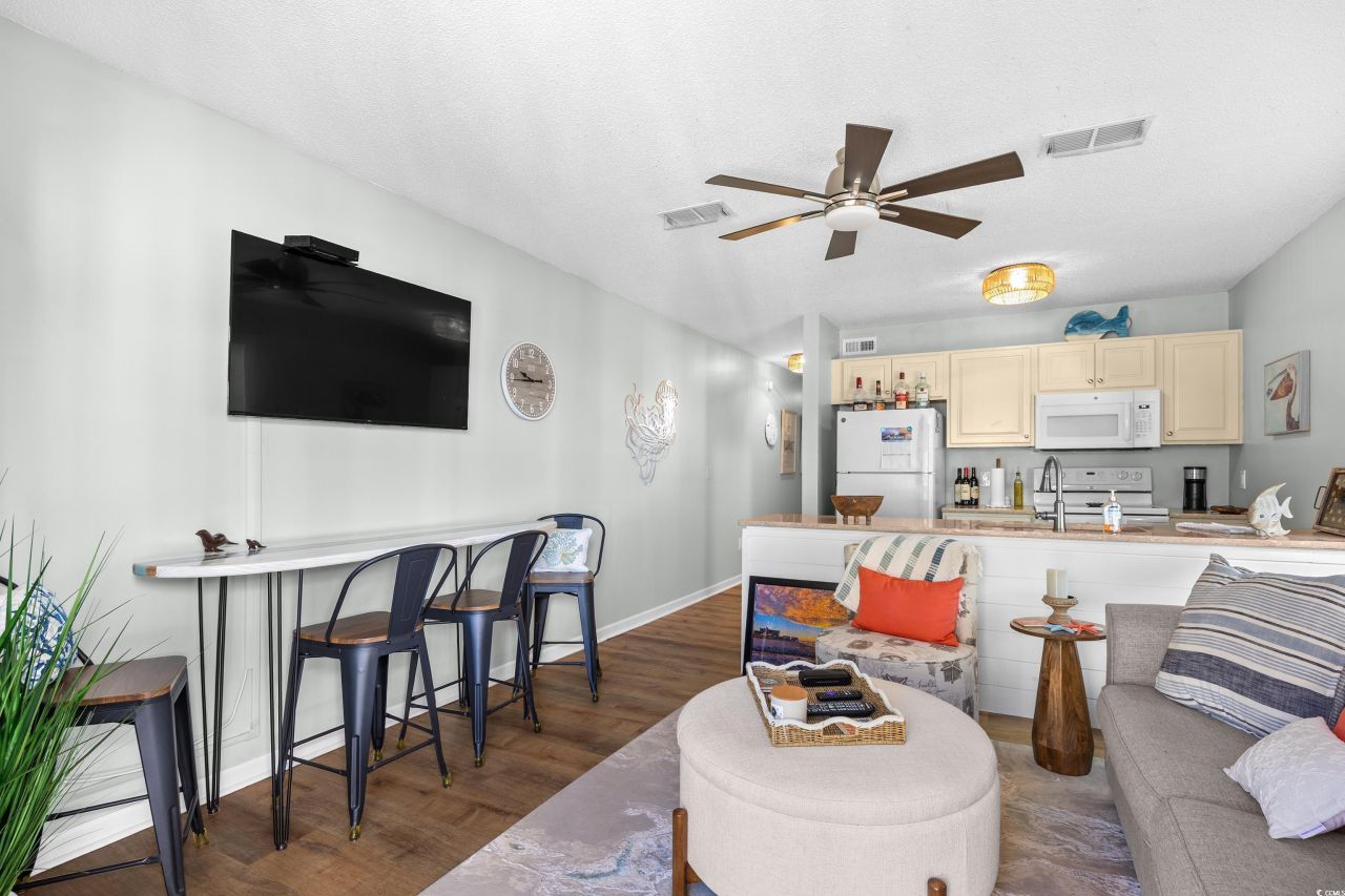 1425 N Waccamaw Dr. Photo 6