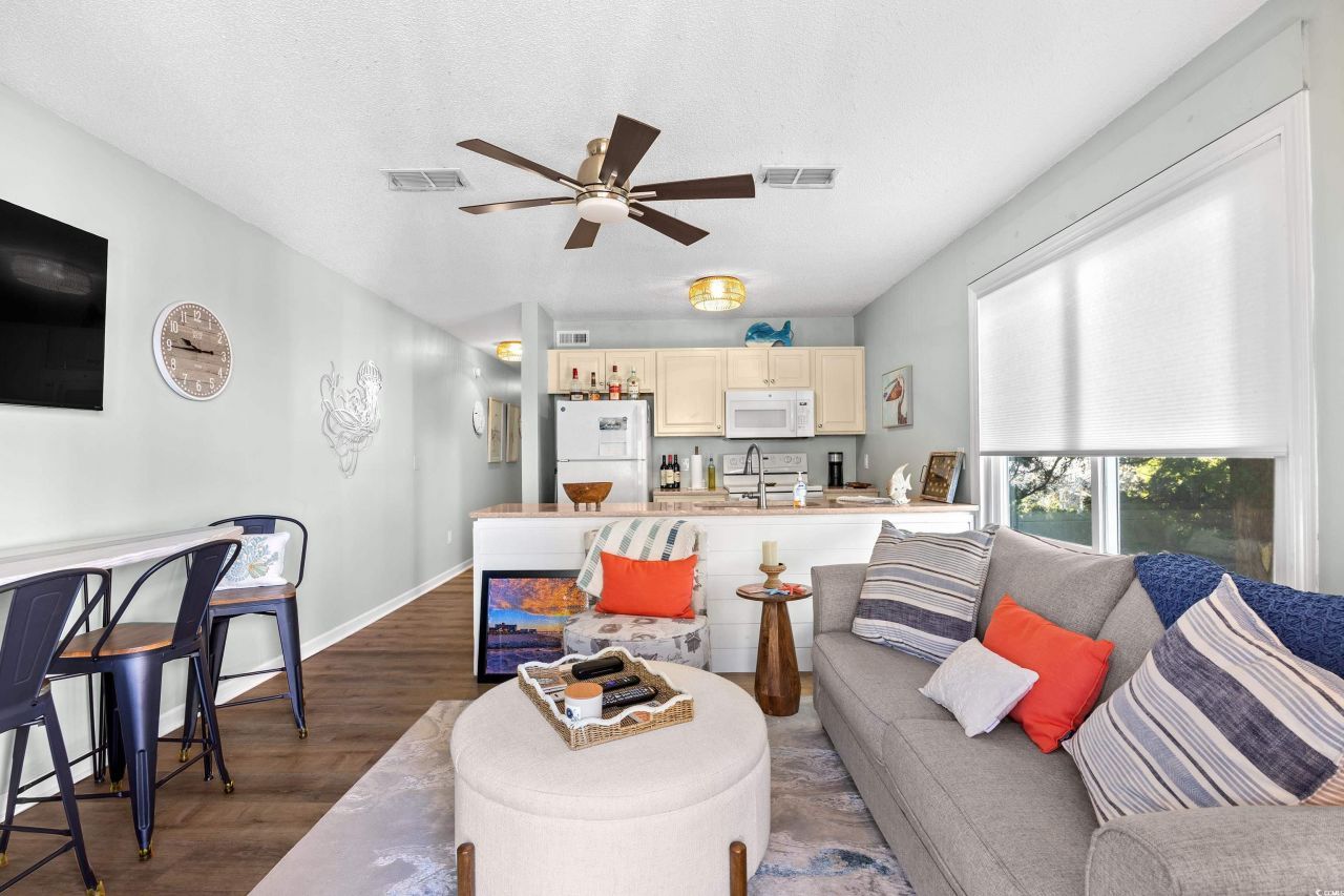 1425 N Waccamaw Dr. Photo 7