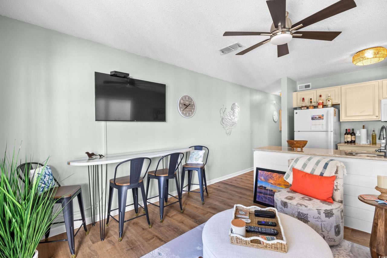 1425 N Waccamaw Dr. Photo 9