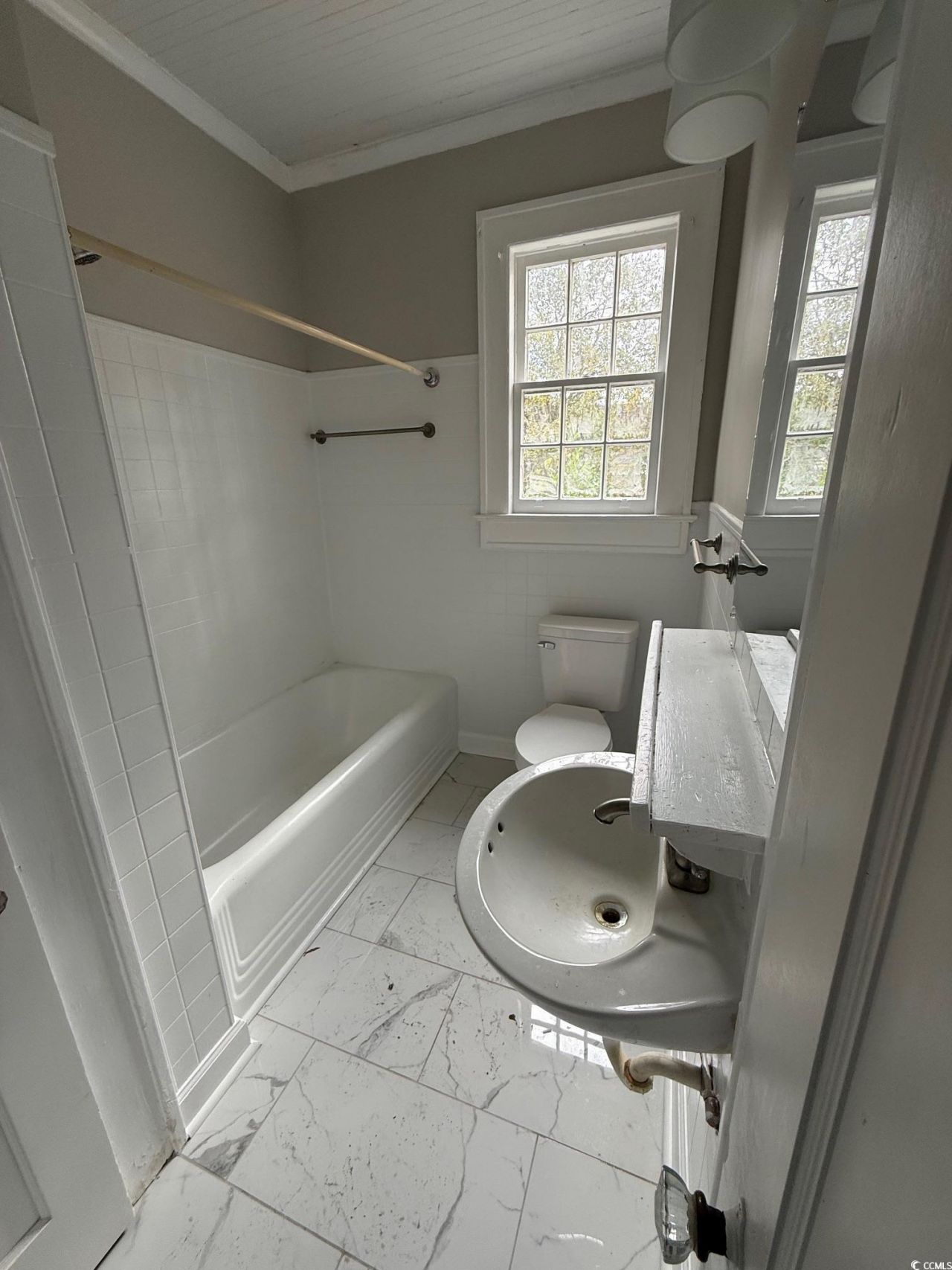 305 E Bamberg St. Photo 11