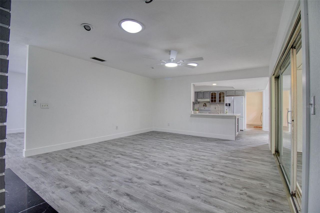 15715 Almondwood Drive, Tampa, FL 33613 Photo