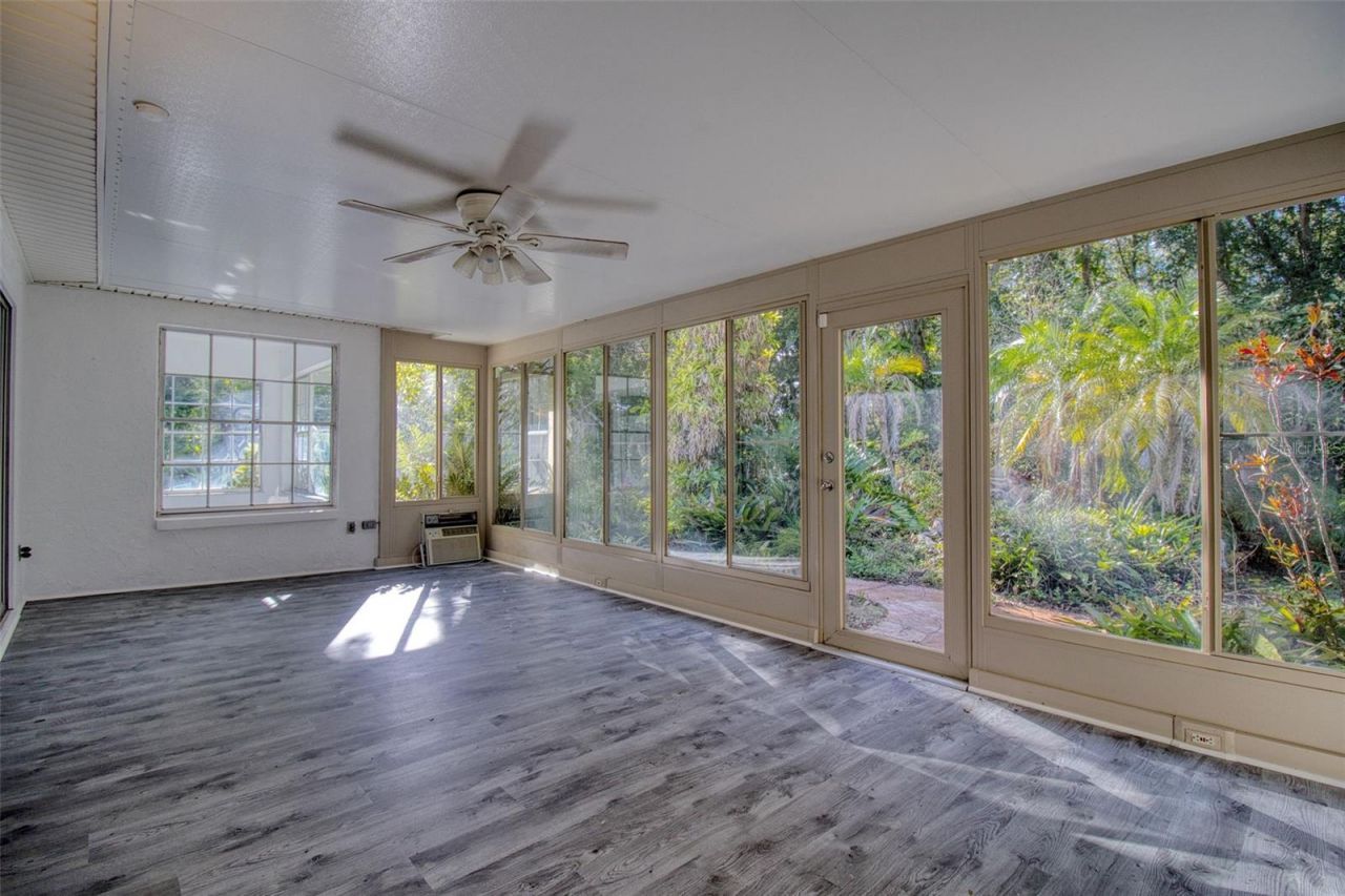 15715 Almondwood Drive, Tampa, FL 33613 Photo